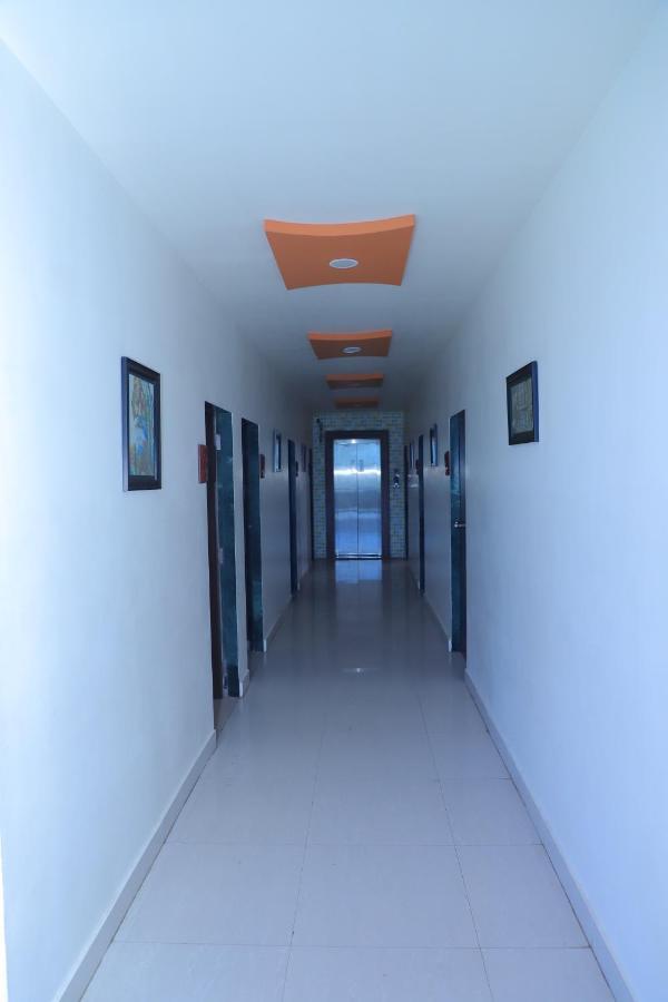 Hotel Dreamlnd Somnāth Esterno foto